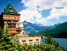 Отель Badrutt's Palace считается историческим символом Санкт-Морица (St. Moritz) Отель Badrutt's Palace считается историческим символом Санкт-Морица (St. Moritz)