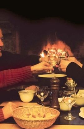 «Живая» музыка и фондю в уютной атмосфере ресторана Mägisalp – то, что нужно после насыщенного дня на горнолыжном курорте, Бернес Оберланд 