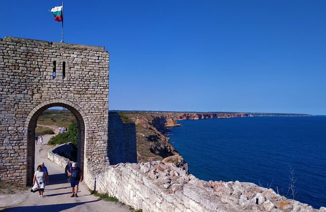 Болгария возобновила выдачу виз в 22 городах России