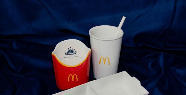 McDonald’s выпустила серию фарфоровой посуды к юбилею Елизаветы II