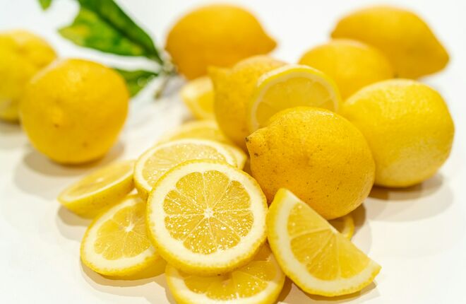 В Британии старый лимон продали на аукционе за большую сумму 