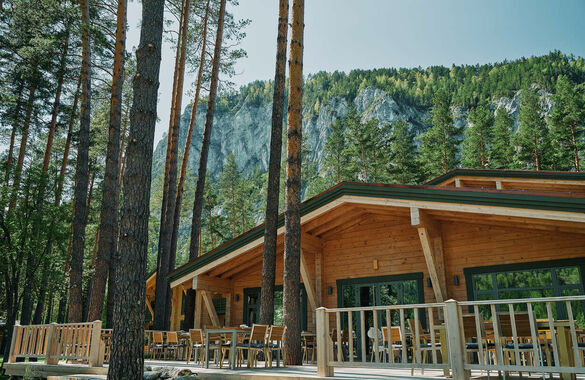 Семейный курорт в горах Алтая предлагает лечение пантовыми ваннами