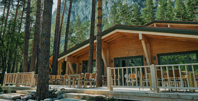 Семейный курорт в горах Алтая предлагает лечение пантовыми ваннами