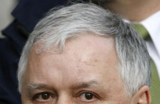 Качиньский поблагодарил россиян Качиньский поблагодарил россиян