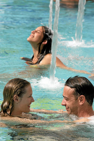 Термальный центр Burgerbad в Лейкербаде (Leukerbad), в швейцарском кантоне Вале (Valais)  -самый большой в Европе.