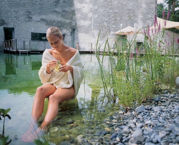 Термальные ванны в гостинице Parkhotel Waldhaus в Флимсе (Flims), кантон Граубюнден (Graubuenden).