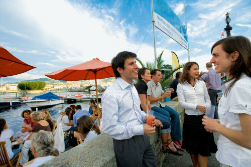 Женева, летняя терраса на Quay Wilson