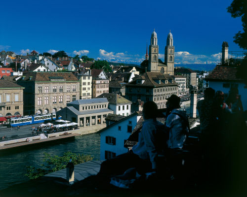 Панорама Цюриха с площади Линденхоф (Lindenhof)
