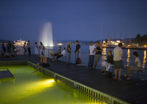 Бар у Цюрихского озера