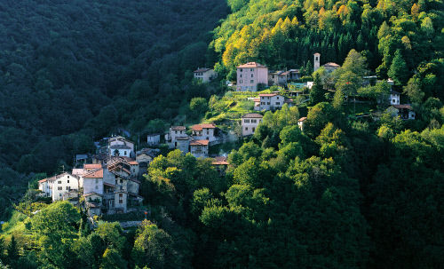 Местечко Campora в долине Маджио (Muggio), кантон Тичино (Ticino)