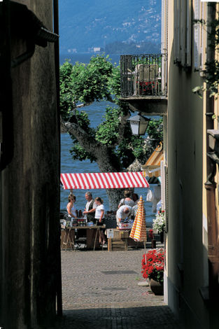Аскона (Ascona) на берегу озера Маджоре (Lake Maggiore), кантон Тичино (Ticino)