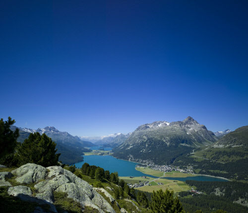 Вид на озера Энгадина (Engadin)