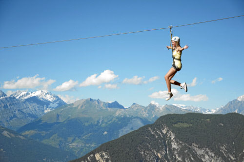 Незабываемый опыт и захватывающие дух виды ожидают посетителей парка Vercorin Adventure Forest, кантон Вале