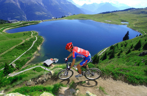 Катание на велосипеде, курорт Беттмеральп, кантон Вале