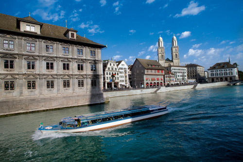 Цюрих, один из крупнейших городов Швейцарии, находится на берегах реки Лиммат и Цюрихского озера