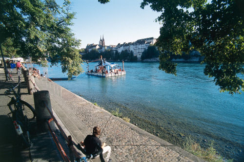 Базель, один из крупнейших городов Швейцарии, находится на берегах реки Рейн