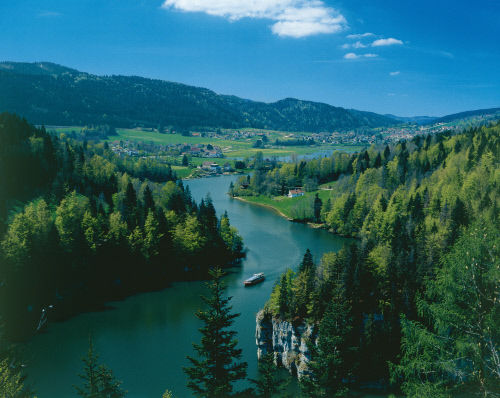 Озеро Брене в горах Юра, Швейцария