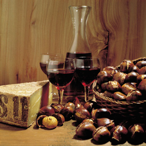 В меню традиционных блюд кантона Вале всегда значится сыр и красное вино