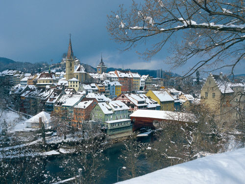 Множество термальных источников, открытых также и в зимнее время, находится в городе Баден (Baden), кантон Аргау (Aargau)
