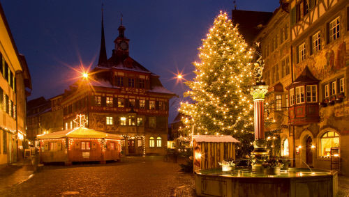 Рождественский рынок  в Штайне-на-Рейне (Stein am Rhein), кантоне Шаффхаузен (Schaffhausen)