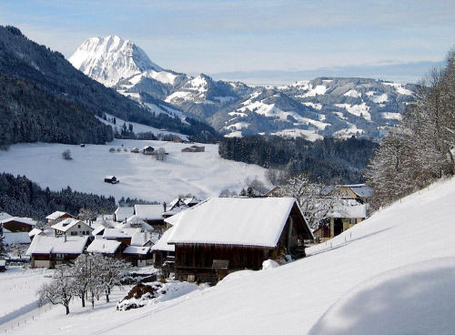 Деревушка Шарми (Charmey), округ Грюйер (Gruyeres) 