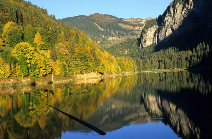 Озеро Монрион (Montriond)