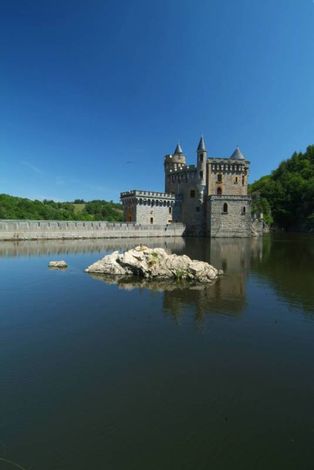 Замок la Roche в Сен-Прие-ла-Рош в регионе Роан