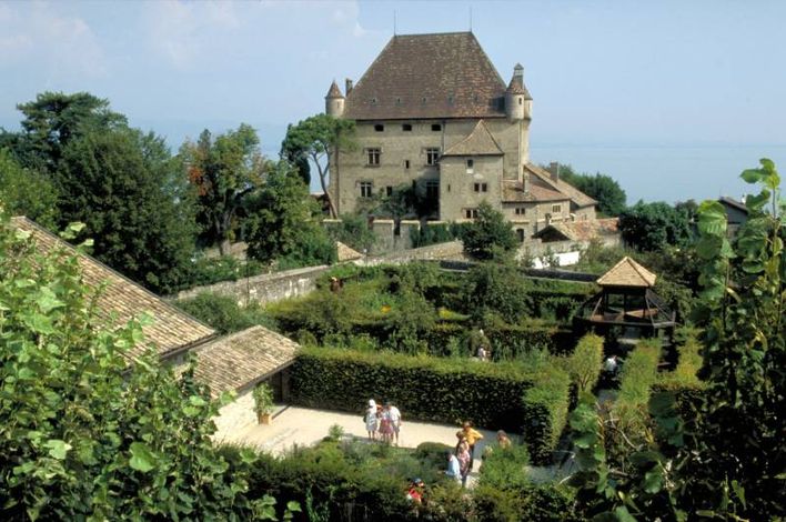 Сад-лабиринт "5 чувств" в замке d'Yvoire, на берегу Женевского озера