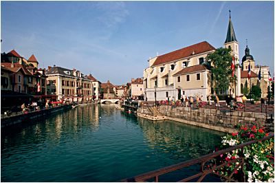 Канал Thiou в городе Аннеси