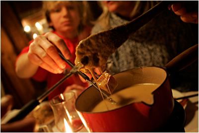 Наслаждаясь сырным фондю