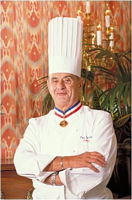 Шеф-повар ресторана Paul Bocuse с тремя звездами Michelin