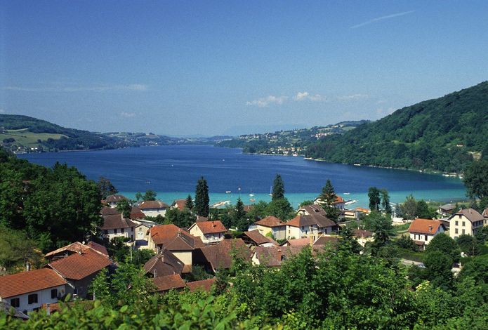 Озеро Аннеси - чистейшее озеро Европы