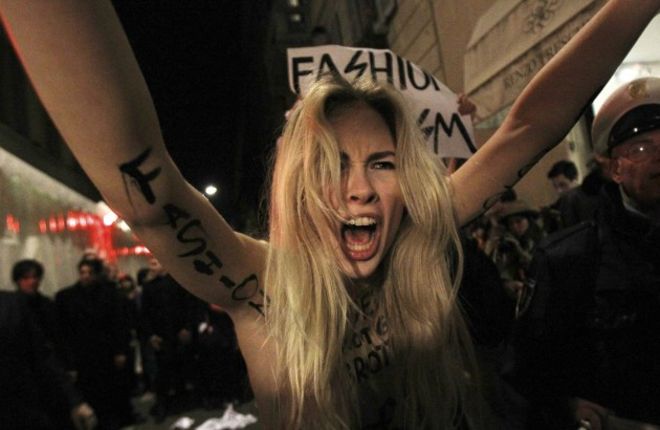 FEMEN сорвали показ