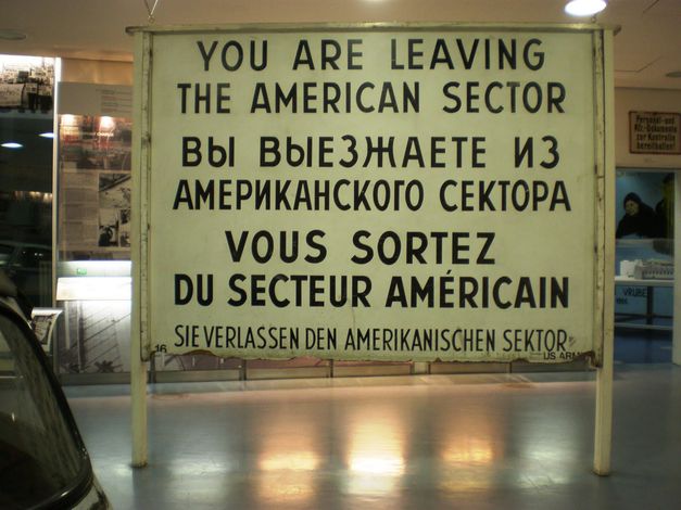 Музей берлинской стены «Дом у Чекпойнт Чарли» (Mauermuseum), Friedrichstrasse 43-45