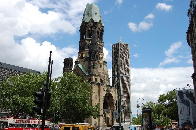 Мемориальная церковь кайзера Вильгельма (Gedchtniskirche) Breitscheidplatz