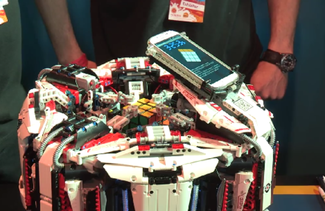 Робот поставил рекорд по сборке кубика Рубика