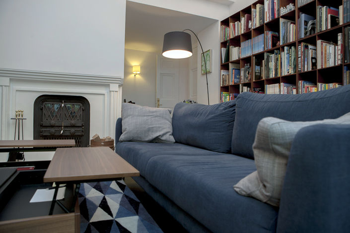 Особняк посольства Дании - памятник архитектуры начала XIX века. Но современные тенденции в оформлении интерьеров приветствуют смешение стилей