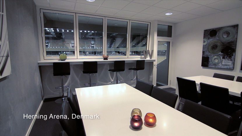 Декор BoConcept, барные стулья Siena, стулья Mariposa Deluxe