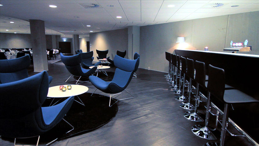 Барные стулья Siena, кресла Imola, кофейный столик Occa