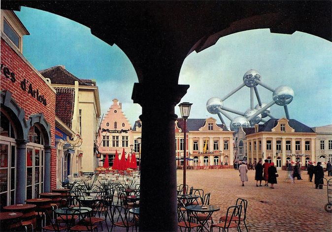 Выставка в Брюсселе, 1958. Специально к событию был построен Атомиум - символ атомного века и мирного использования атомной энергии. Сейчас является одной из главных достопримечательностей города 