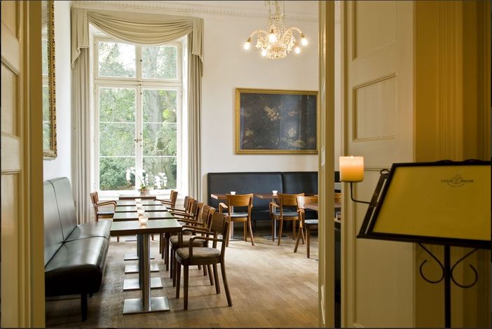 Кафе в Jenisch House