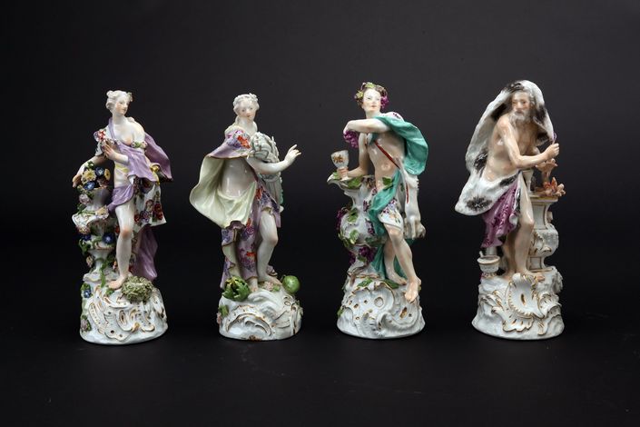 Галерея Art et Patrimoine  Laurence Lenne Ансамбль «Времена года» из мейсенского фарфора, ок. 1750-1760 гг. В 23 и 23.8 см. Модели Фридриха Элиаса Мейера 