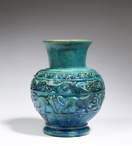 Галерея Cybele. Глазурованная ваза с фризом животных из кремниевой глины, Египет, 1 век н.э. Высота 18 см