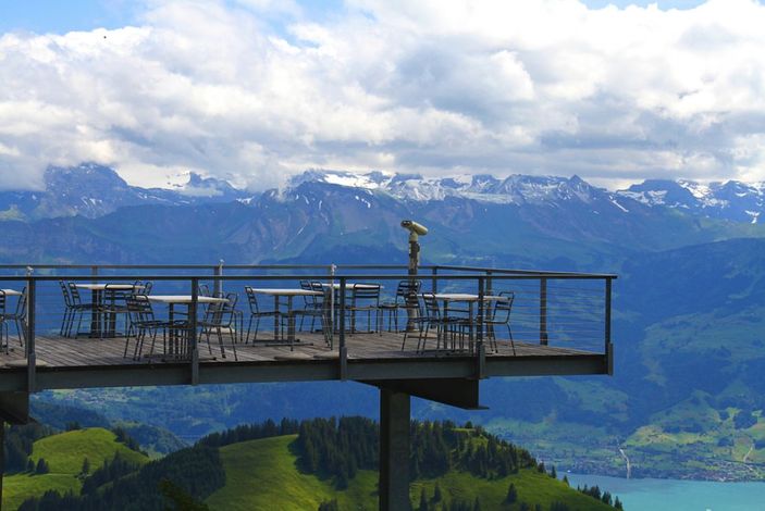 Терраса отеля Rigi Kulm на вершине горы Риги, которую часто называют «Королева гор»