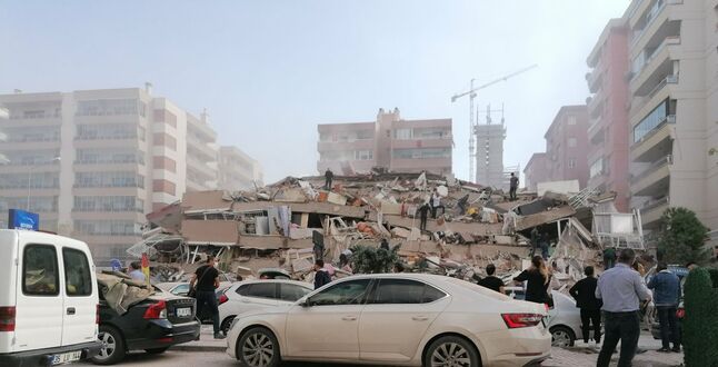 Число жертв землетрясения на западе Турции возросло до 79