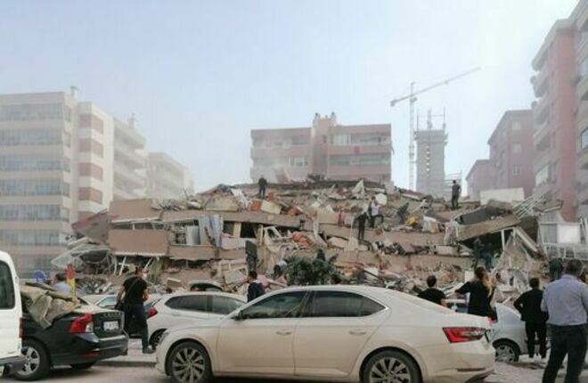 При землетрясении в Турции погибли 102 человека