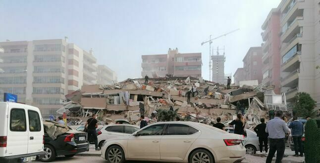 При землетрясении в Турции погибли 102 человека