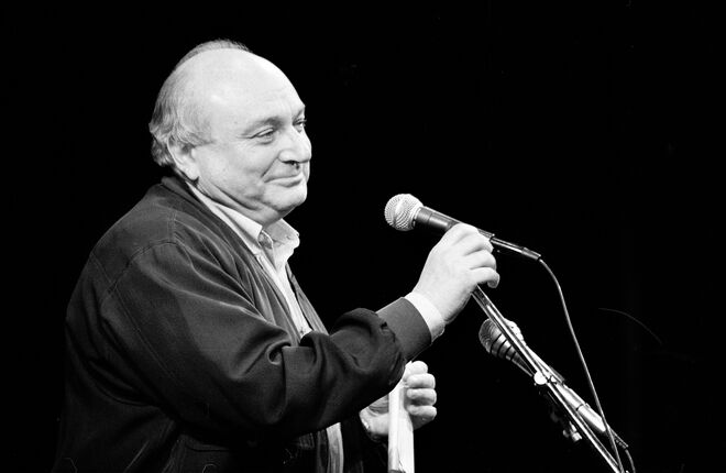 Умер сатирик Михаил Жванецкий Умер сатирик Михаил Жванецкий