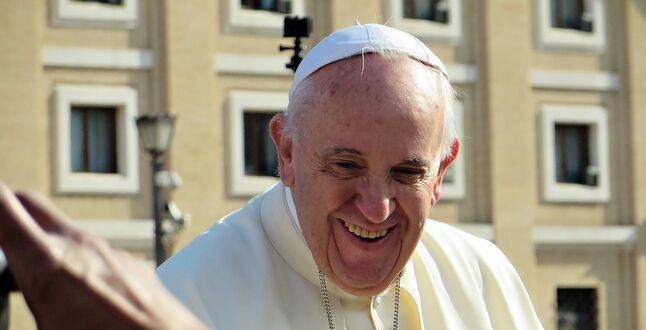 Папа римский объявил о массовом отпущении грехов из-за коронавируса
