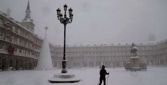 Мадрид парализовал самый мощный за 50 лет снегопад